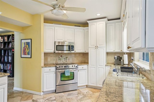 602 SEABREEZE COURT, Tampa, FL 33602