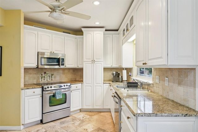 602 SEABREEZE COURT, Tampa, FL 33602