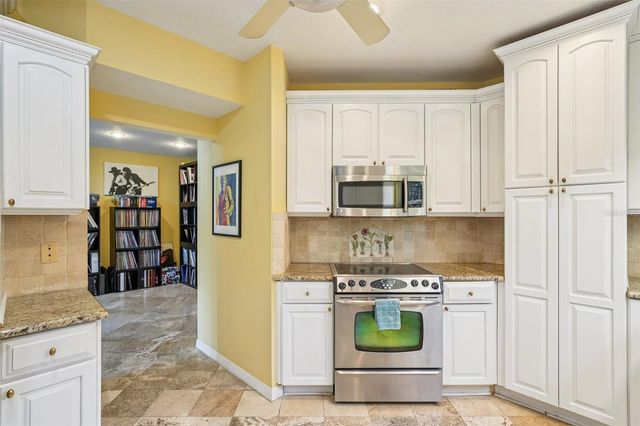 602 SEABREEZE COURT, Tampa, FL 33602