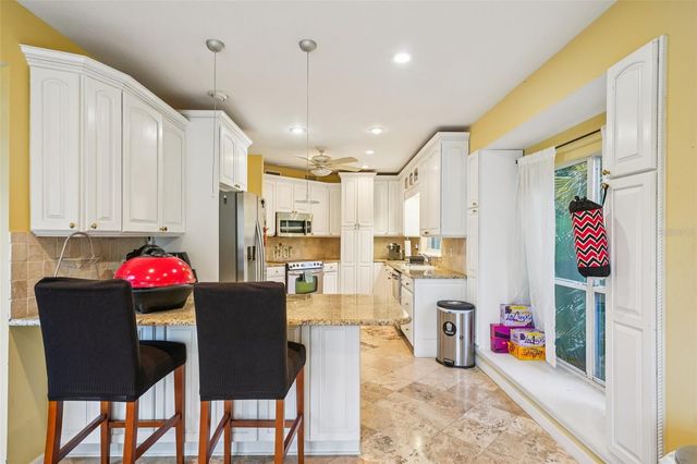 602 SEABREEZE COURT, Tampa, FL 33602