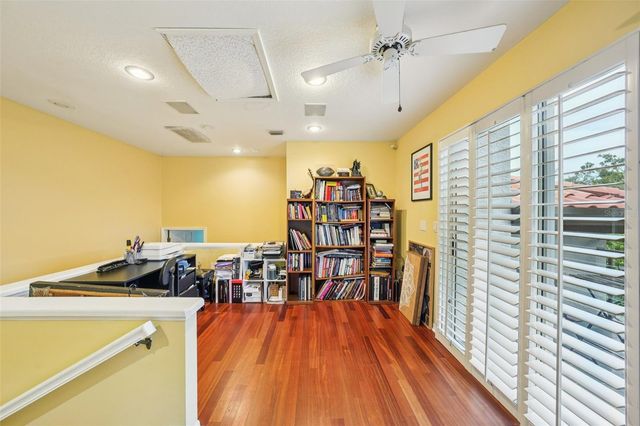 602 SEABREEZE COURT, Tampa, FL 33602