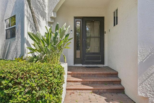 602 SEABREEZE COURT, Tampa, FL 33602