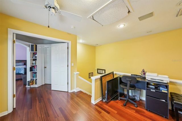 602 SEABREEZE COURT, Tampa, FL 33602