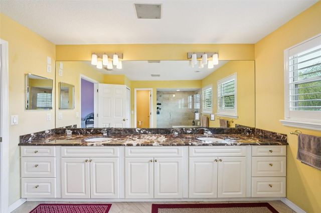 602 SEABREEZE COURT, Tampa, FL 33602