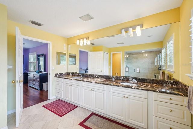 602 SEABREEZE COURT, Tampa, FL 33602