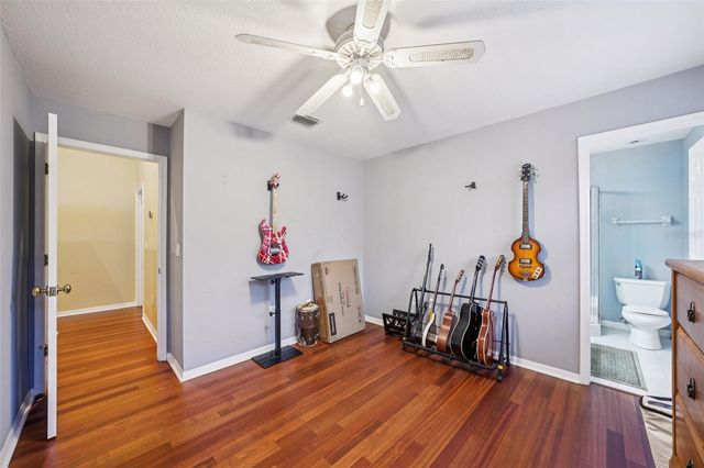 602 SEABREEZE COURT, Tampa, FL 33602