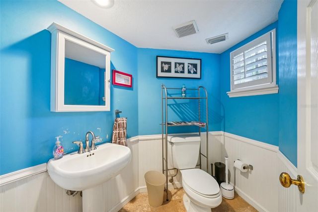 602 SEABREEZE COURT, Tampa, FL 33602