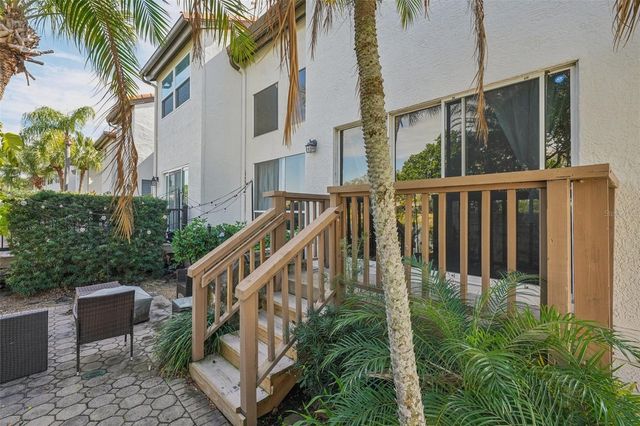 602 SEABREEZE COURT, Tampa, FL 33602