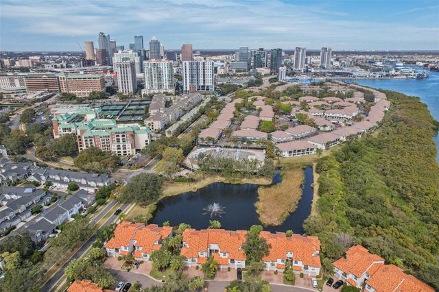 602 SEABREEZE COURT, Tampa, FL 33602