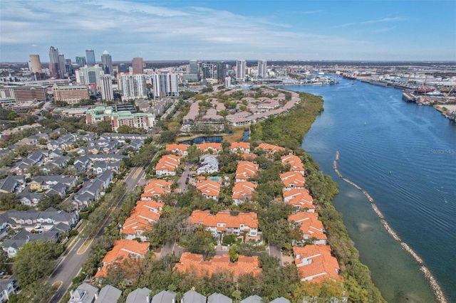 602 SEABREEZE COURT, Tampa, FL 33602