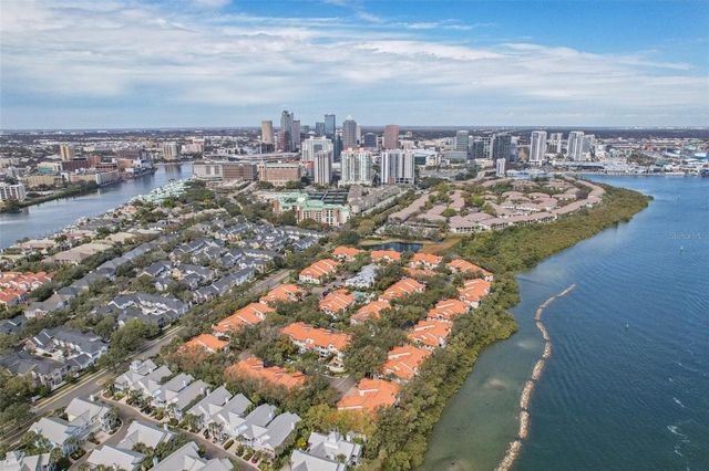 602 SEABREEZE COURT, Tampa, FL 33602