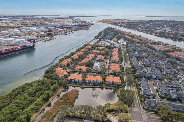 602 SEABREEZE COURT, Tampa, FL 33602