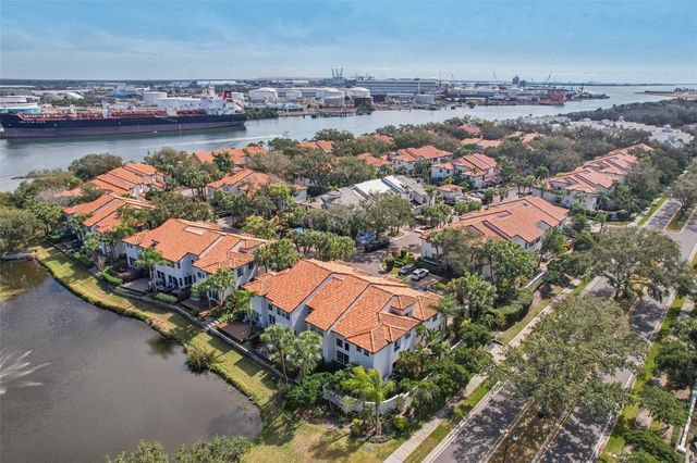 602 SEABREEZE COURT, Tampa, FL 33602