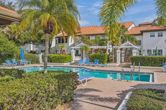 602 SEABREEZE COURT, Tampa, FL 33602