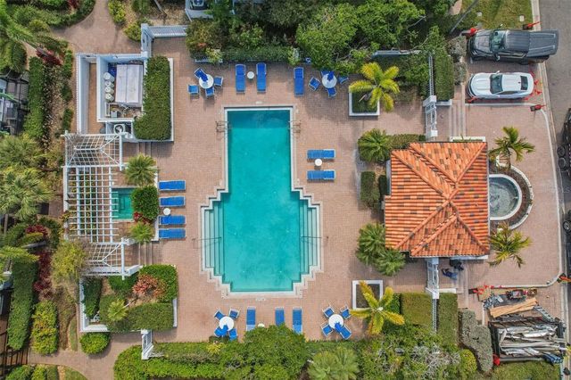 602 SEABREEZE COURT, Tampa, FL 33602