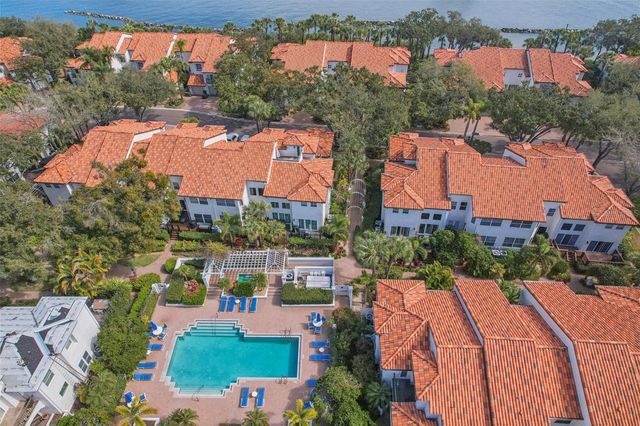 602 SEABREEZE COURT, Tampa, FL 33602