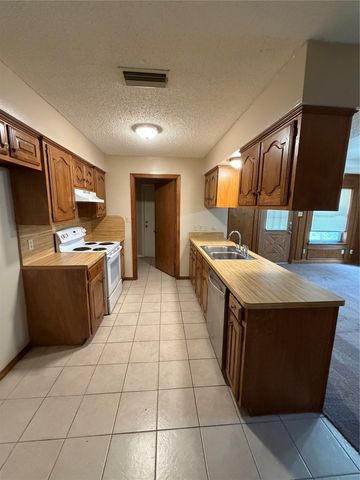 6506 Sayle Street B, Greenville, TX 75402