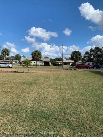 76 Venetian Parkway, Lake Placid, FL 33852