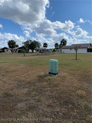 76 Venetian Parkway, Lake Placid, FL 33852