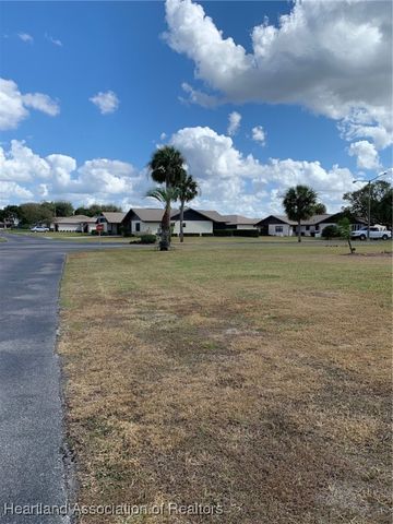 76 Venetian Parkway, Lake Placid, FL 33852