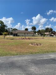 76 Venetian Parkway, Lake Placid, FL 33852