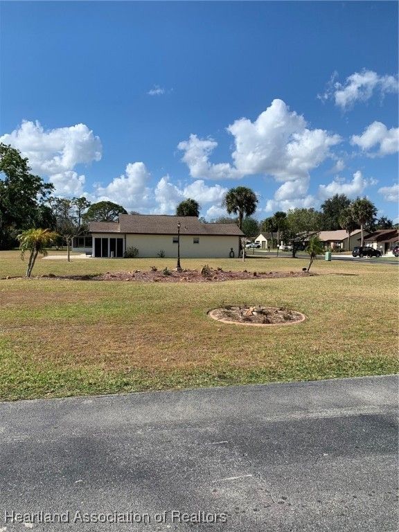 76 Venetian Parkway, Lake Placid, FL 33852