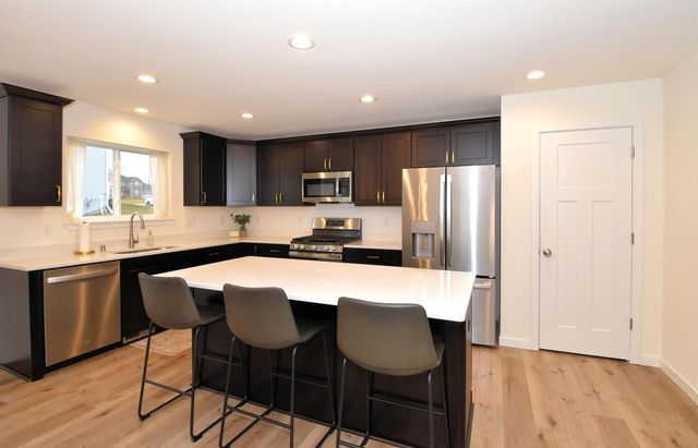 1870 Nottingham DRIVE, Union Grove, WI 53182