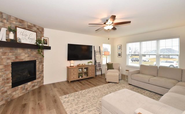 1870 Nottingham DRIVE, Union Grove, WI 53182