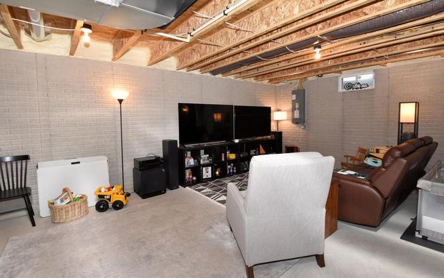 1870 Nottingham DRIVE, Union Grove, WI 53182