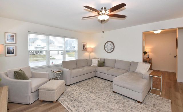 1870 Nottingham DRIVE, Union Grove, WI 53182