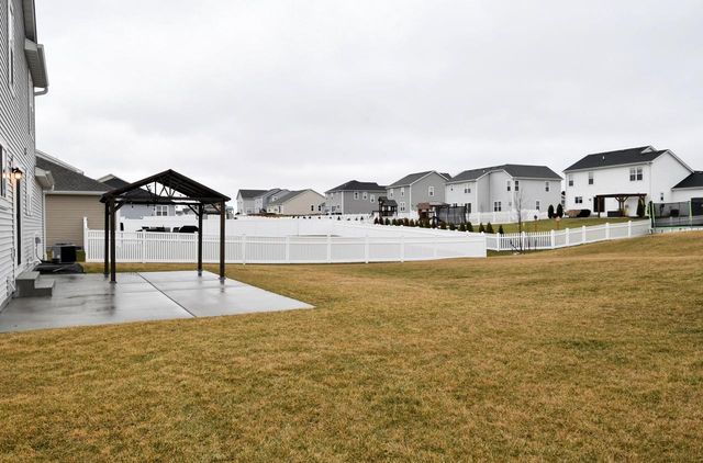 1870 Nottingham DRIVE, Union Grove, WI 53182