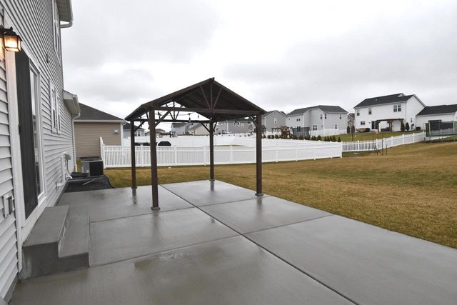 1870 Nottingham DRIVE, Union Grove, WI 53182