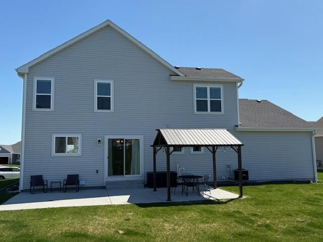 1870 Nottingham DRIVE, Union Grove, WI 53182