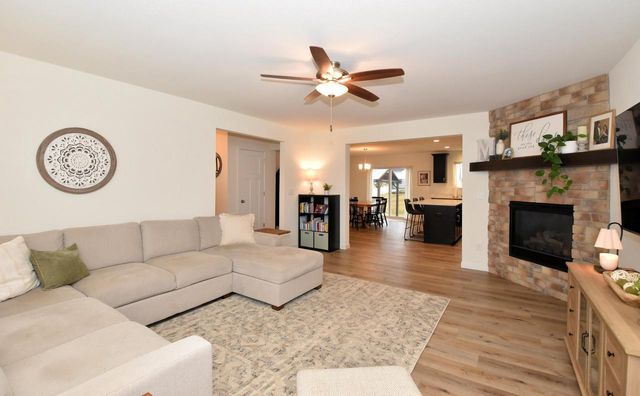 1870 Nottingham DRIVE, Union Grove, WI 53182