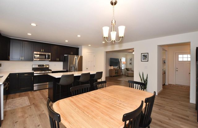 1870 Nottingham DRIVE, Union Grove, WI 53182