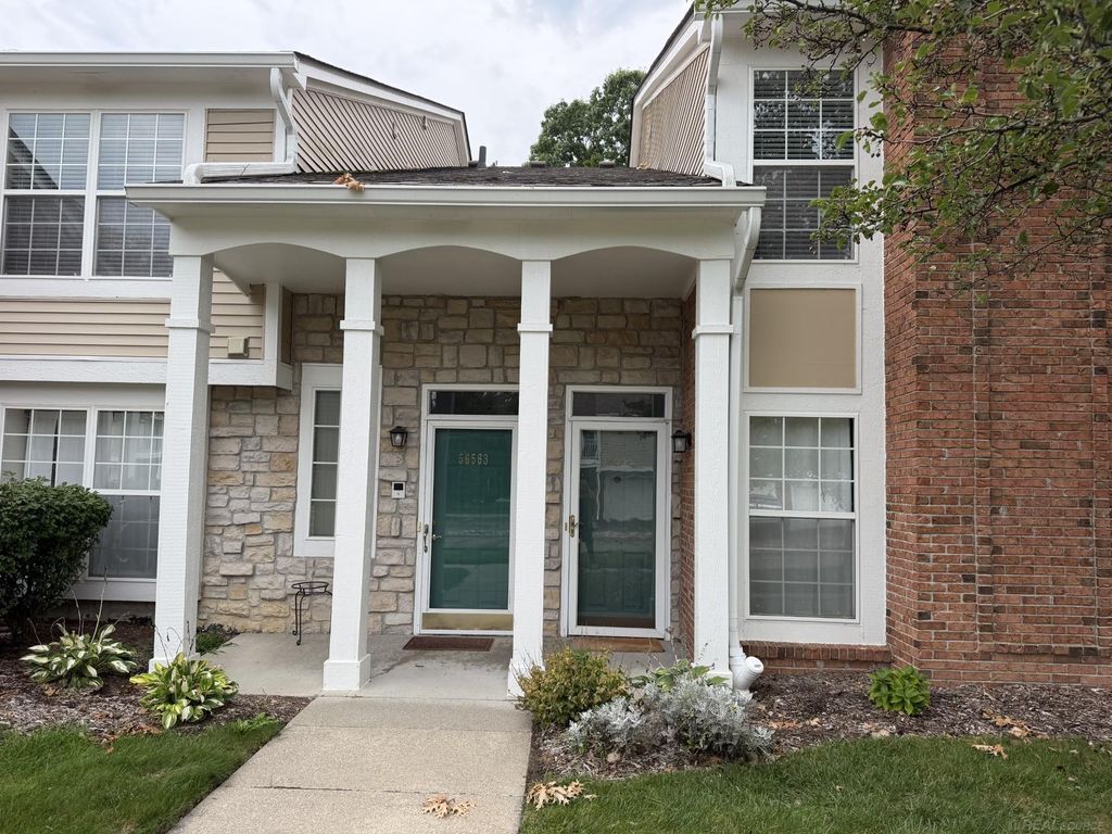 56555 Scotland Boulevard, Shelby Twp, MI 48316