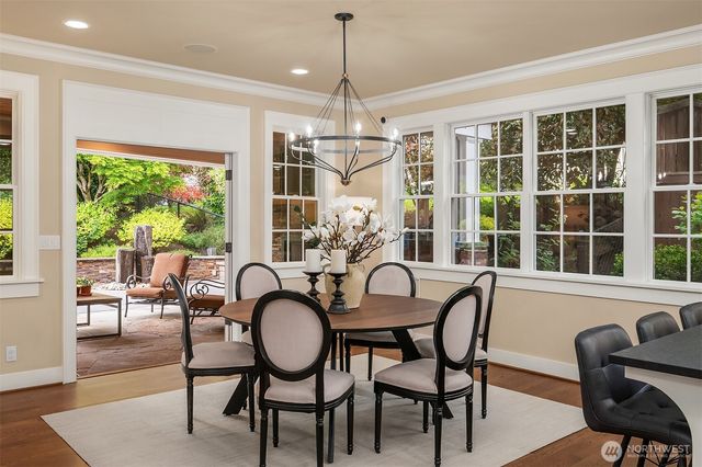 10910 NE 18th Place, Bellevue, WA 98004