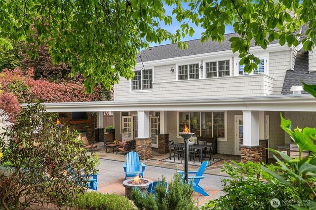 10910 NE 18th Place, Bellevue, WA 98004
