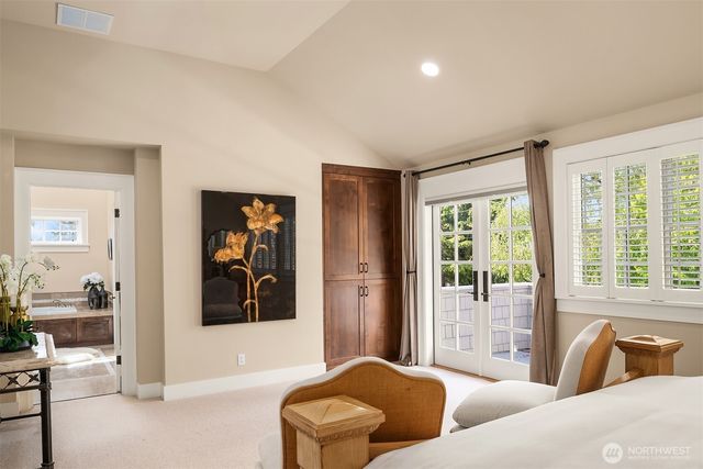 10910 NE 18th Place, Bellevue, WA 98004