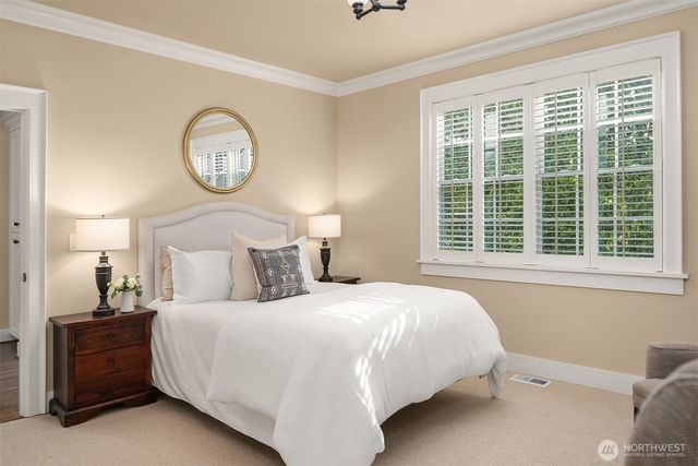 10910 NE 18th Place, Bellevue, WA 98004