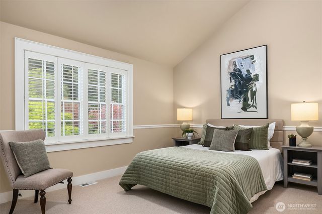 10910 NE 18th Place, Bellevue, WA 98004