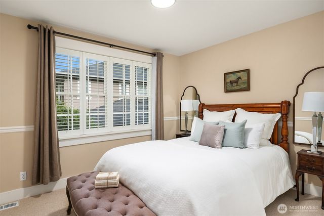 10910 NE 18th Place, Bellevue, WA 98004