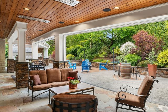 10910 NE 18th Place, Bellevue, WA 98004