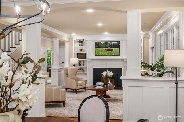 10910 NE 18th Place, Bellevue, WA 98004
