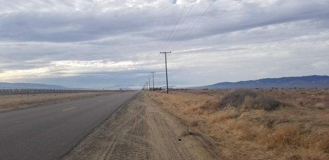 W Ave A, Rosamond, CA 93560