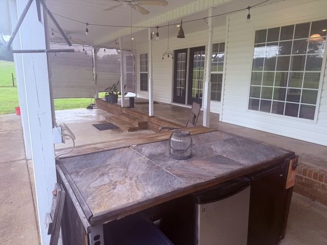 1056 N Sumner Rd, Portland, TN 37148
