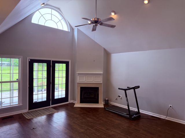 1056 N Sumner Rd, Portland, TN 37148
