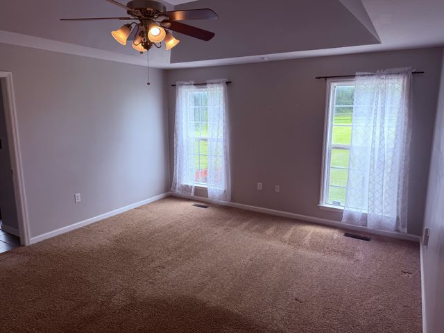 1056 N Sumner Rd, Portland, TN 37148