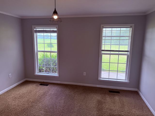 1056 N Sumner Rd, Portland, TN 37148