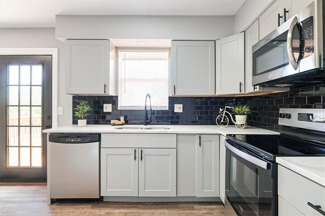 3013 S Taylor Drive, Independence, MO 64055